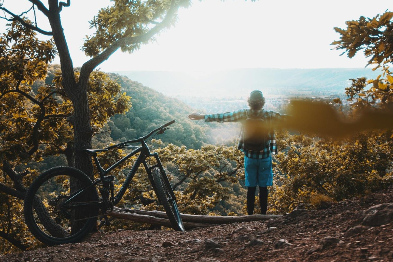 BAIA SPRIE - LACUL ALBASTRU